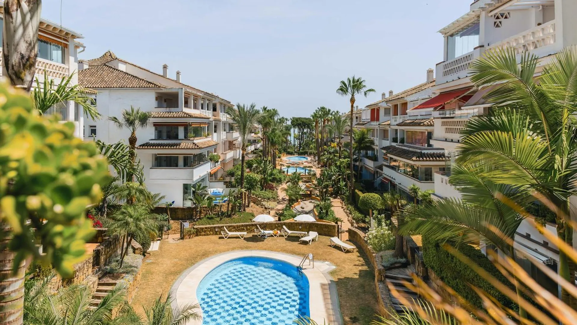 Beachfront Golden Mile Puento Romano Sea View Wifi Marbella 0*,  Spain